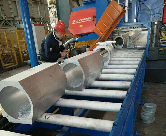 高速切铝带锯生产线